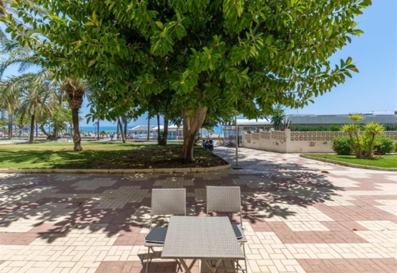 Beach Apartment Montemarcarihuela توريمولينوس المظهر الخارجي الصورة